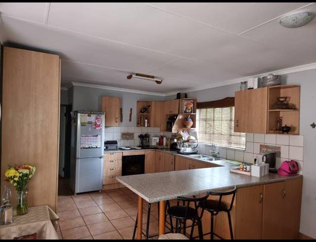 3 BEDROOM HOUSE TO LET IN BO-DORP